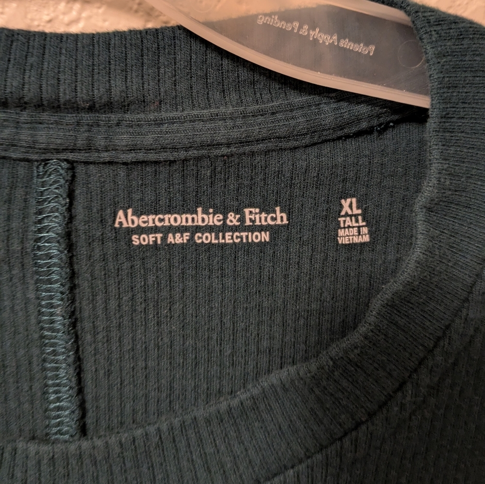 Abercrombie & Fitch Green Long Sleeve Tee - Picture 3 of 4